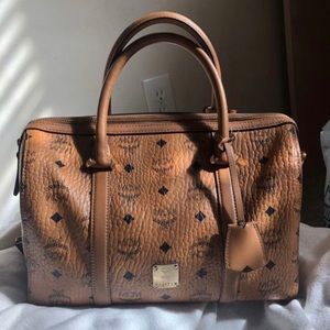 mcm purse (price negotiable)
